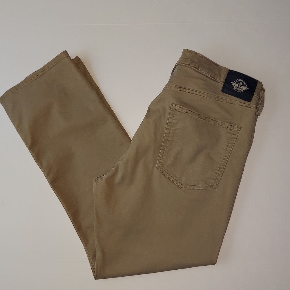 Dockers Straight Fit